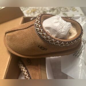 Kids UGG Tasman II SIZE 8